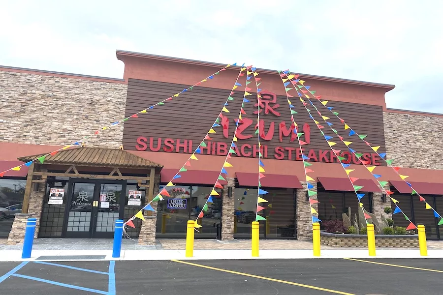 Izumi Sushi & Hibachi Steakhouse abre en West Babylon
