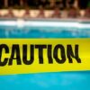 Muere un niño tras ser encontrado inconsciente en una piscina